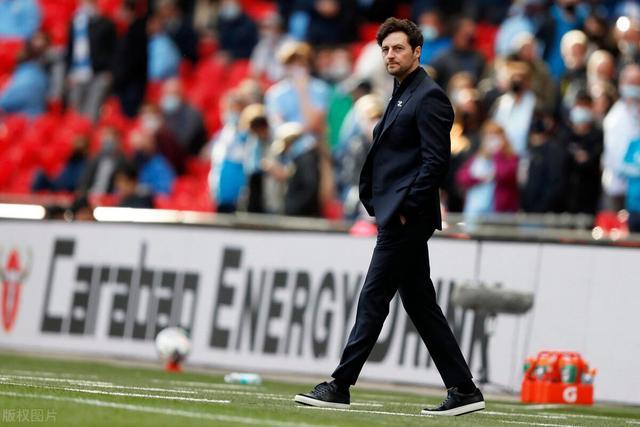  凯恩戴帽创纪录,热刺五球横扫伯恩茅斯登顶