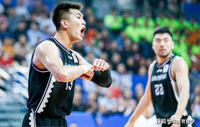  美因茨控球打法成熟，中场调度掌控比赛脉搏