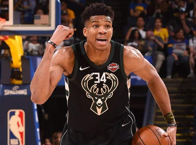  霍勒迪攻防一体雄鹿击败猛龙巩固东部第二  