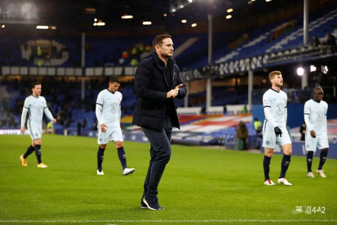  水晶宫客场爆冷取胜，击败热刺震惊联赛  